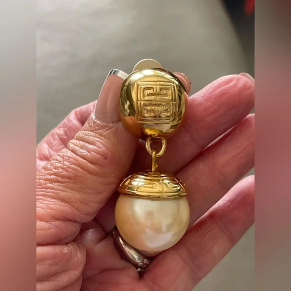 Vintage Givenchy Gold Logo & Faux Pearl Drop Clip-On Earrings - Picture 2 of 6